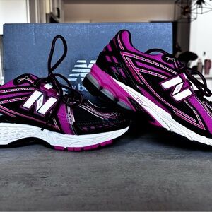 New Balance Women's Athletic Sneakers in Pink and Black